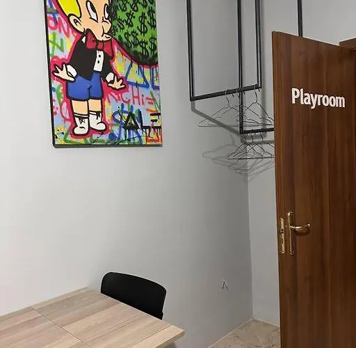 Super House Blloku - 3 Τίρανα